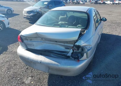 1999 Ford Escort Se z USA, uszkodzony, nr VIN 1FAFP13P1XW185662